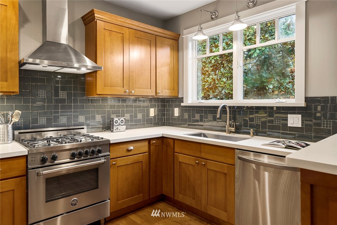 2329 North 60th Street Seattle, WA 98103 - Photo 11 of 28 Gallery Image 11