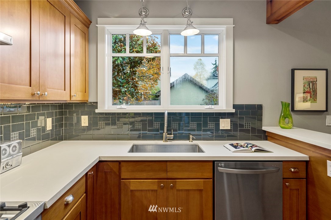 2329 North 60th Street Seattle, WA 98103 - Photo 12 of 28 Gallery Image 12