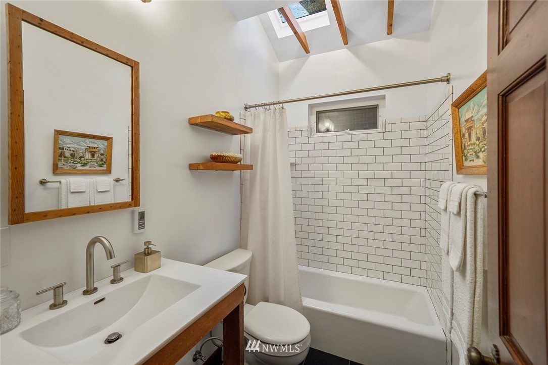 2329 North 60th Street Seattle, WA 98103 - Photo 18 of 28 Gallery Image 18