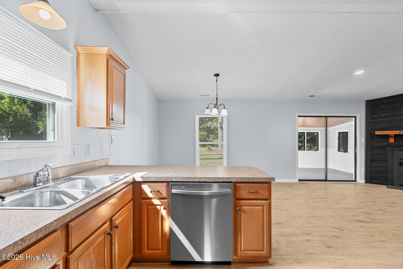 721 Shadowridge Road Jacksonville, NC 28546 - Photo 11 of 31