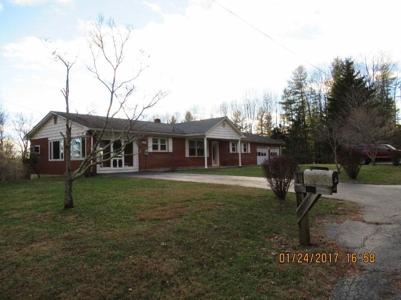 145 Penn Road Northwest Floyd, VA 24091 - Photo 3 of 20 IMG_0009 (800x600)