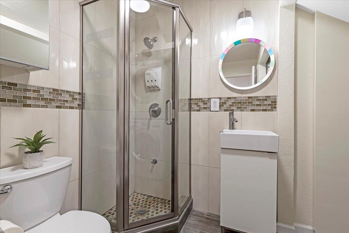 83 Devonshire Avenue, Unit 3 Mountain View, CA 94043 - Photo 11 of 24