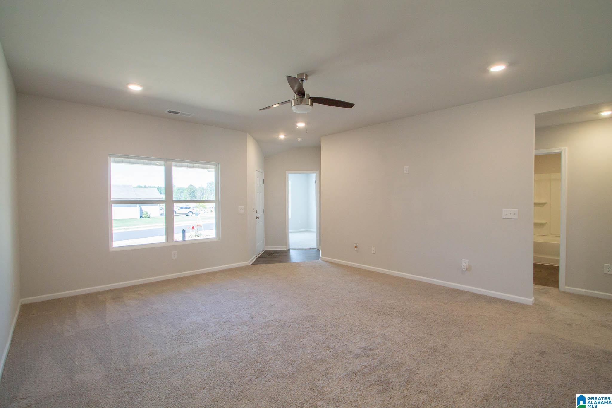 188 Coleman Way Calera, AL 35040 - Photo 6 of 34