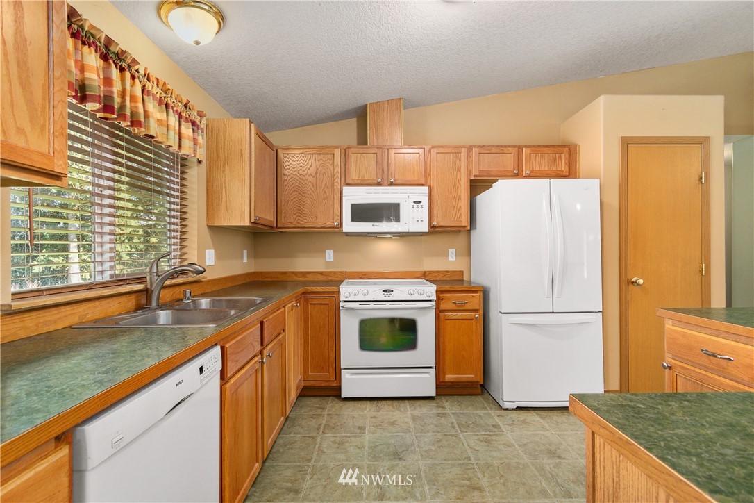 241 Umiker Road Castle Rock, WA 98611 - Photo 11 of 28 Gallery Image 11