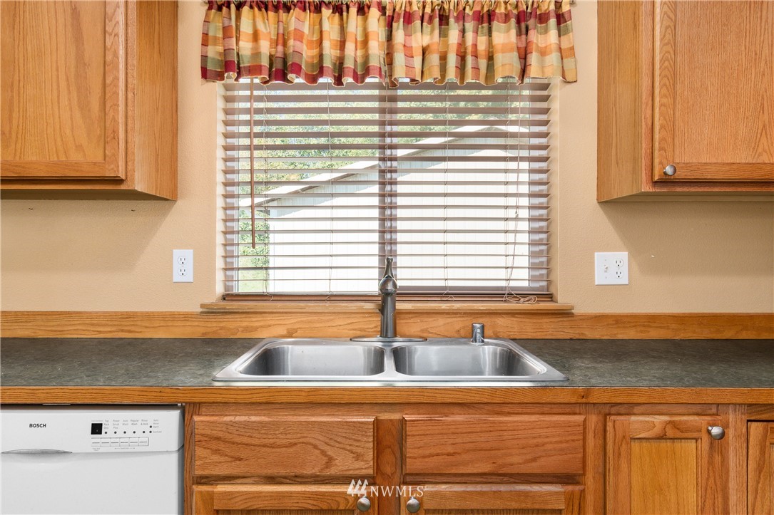 241 Umiker Road Castle Rock, WA 98611 - Photo 12 of 28 Gallery Image 12