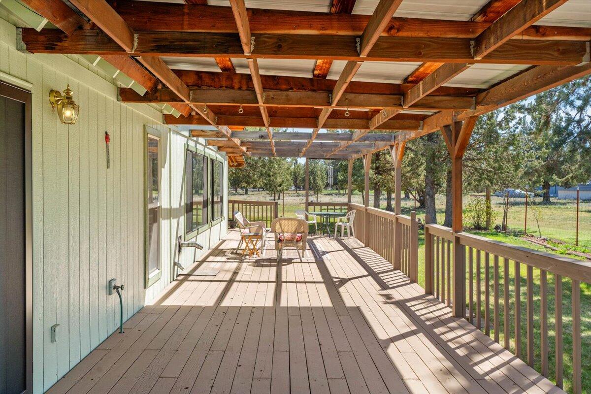 5995 Southwest Shad Road Terrebonne, OR 97760 - Photo 29 of 49 16-Exterior