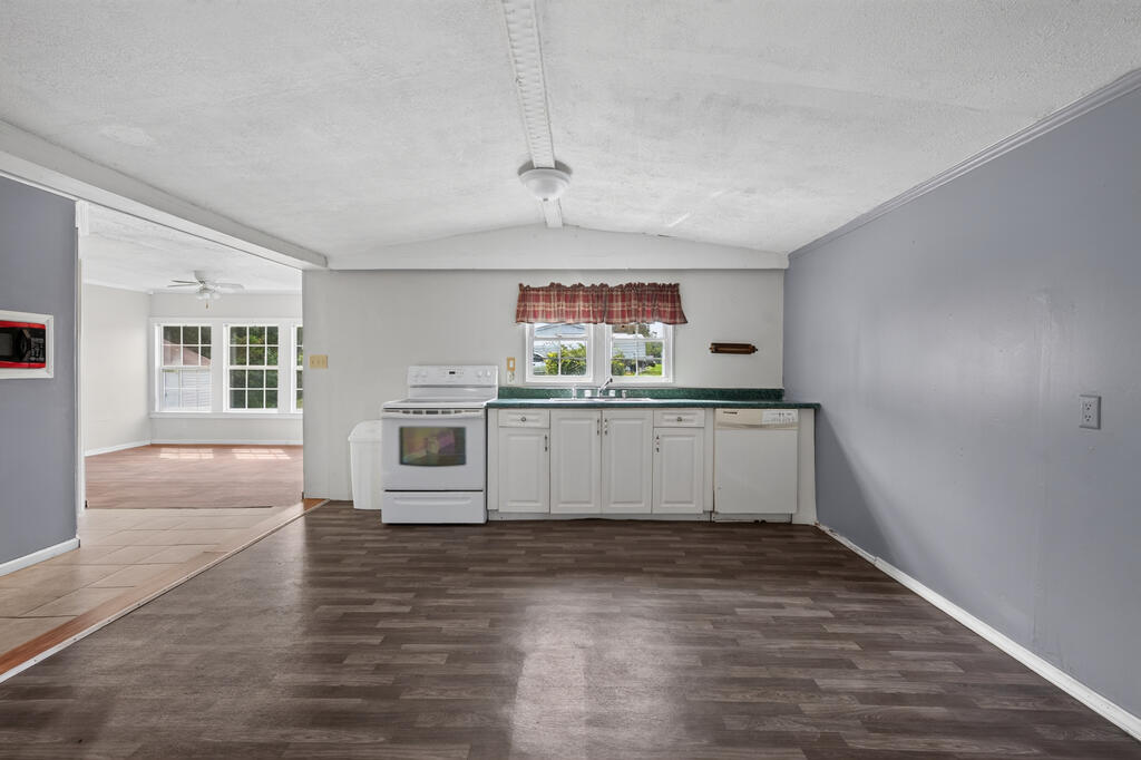 115 Cross Ridge Lane Galax, VA 24333 - Photo 18 of 50 Gallery Image 18
