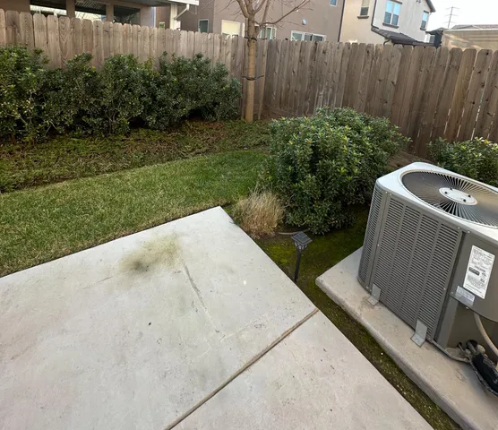 $2,400 | 1325 East Via Viola Way, Fresno, CA 93730