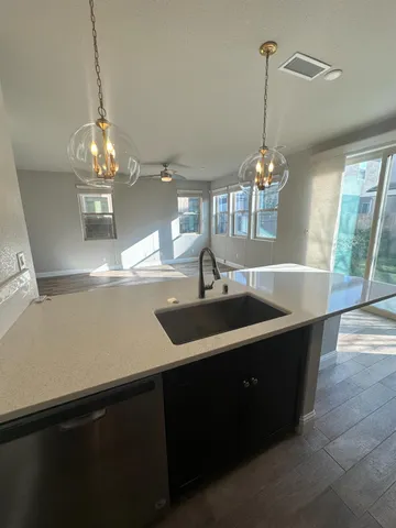 $2,400 | 1325 East Via Viola Way, Fresno, CA 93730