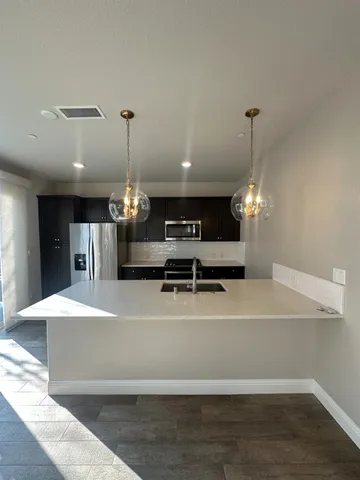 $2,400 | 1325 East Via Viola Way, Fresno, CA 93730