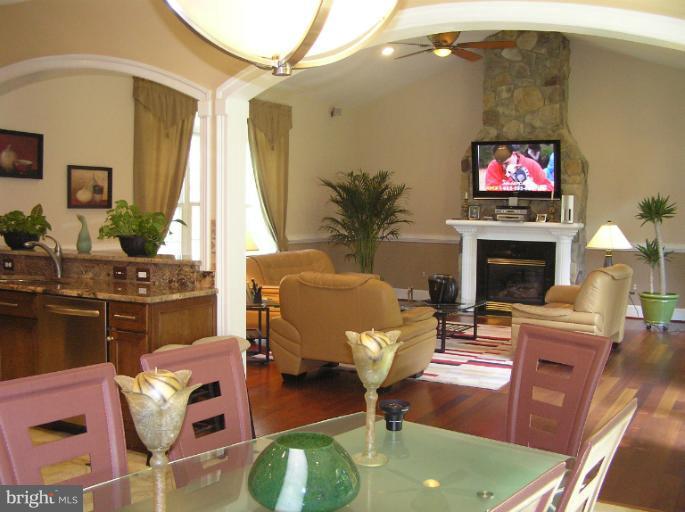 4215 Whitacre Road Fairfax, VA 22032 - Photo 17 of 30 Family Room