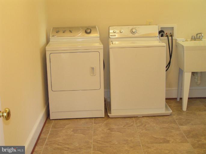 4215 Whitacre Road Fairfax, VA 22032 - Photo 21 of 30 Interior (General)