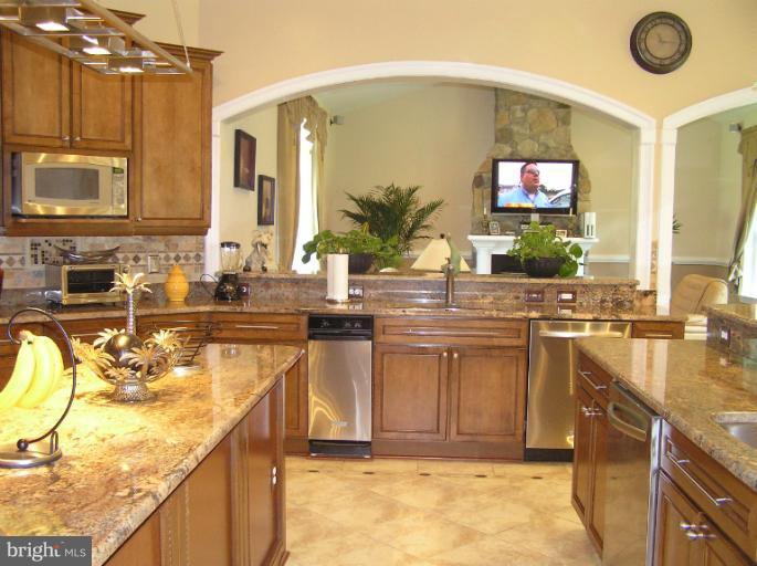 4215 Whitacre Road Fairfax, VA 22032 - Photo 25 of 30 Kitchen