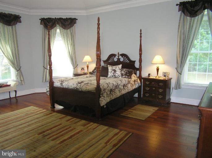 Bedroom (Master)