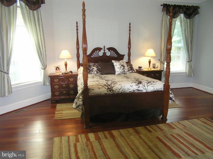Bedroom (Master)