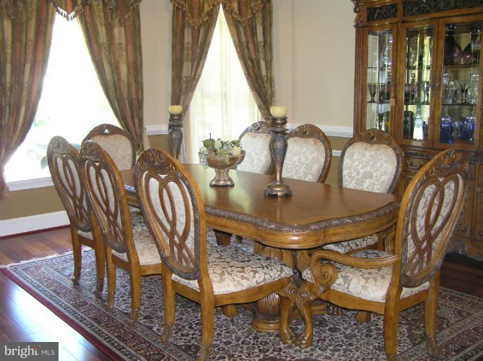 4215 Whitacre Road Fairfax, VA 22032 - Photo 8 of 30 Dining Room