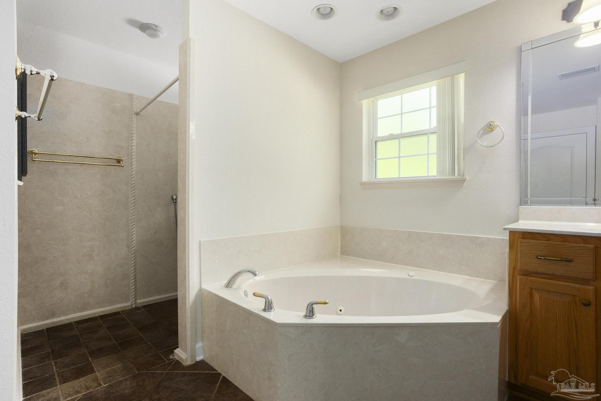 2767 Segrest Road Milton, FL 32571 - Photo 13 of 29 Gallery Image 13