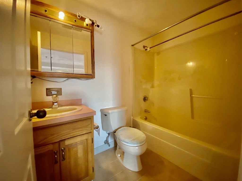 39 Parlin Street, Unit 401 Everett, MA 02149 - Photo 11 of 17