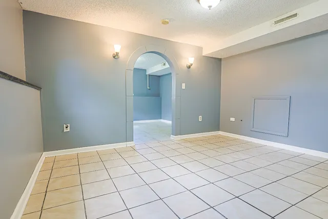 $315,000 | 1000 Adams Court, Carpentersville, IL 60110