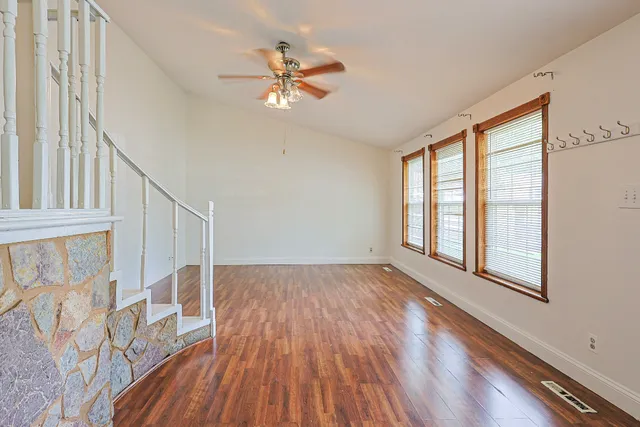 $315,000 | 1000 Adams Court, Carpentersville, IL 60110