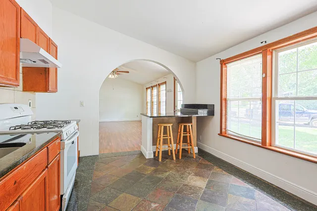 $315,000 | 1000 Adams Court, Carpentersville, IL 60110