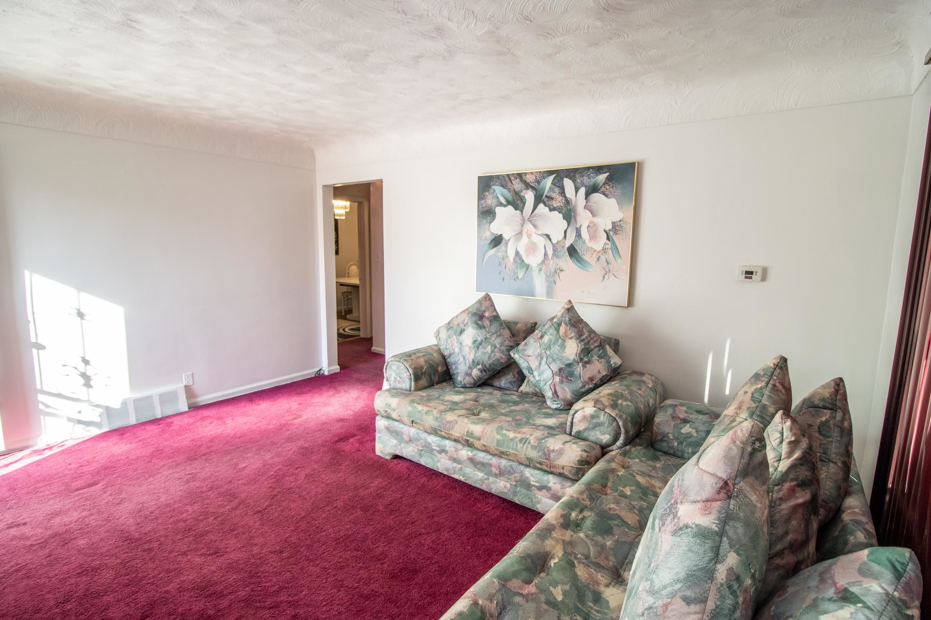 406 West Ridgeway Avenue Flint, MI 48505 - Photo 4 of 37 50133180-6096ae42-7ad1-410a-9ad4-d6b6ab6d98c9.JPG