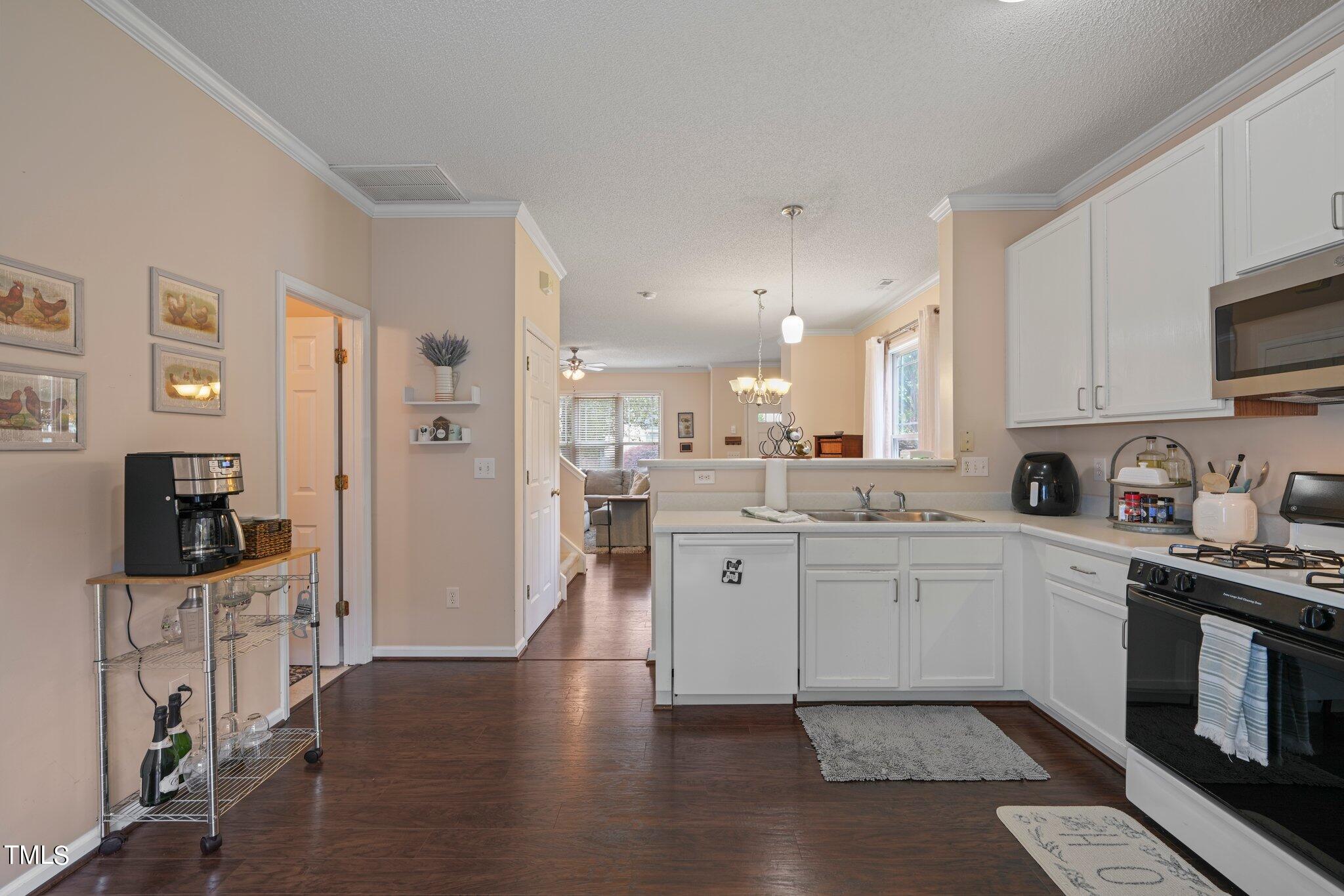 11000 Farmville Road Raleigh, NC 27614 - Photo 12 of 33 24-web-or-mls-DSC09985