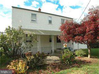 867 Kent Lane Philadelphia, PA 19115 - Photo 6 of 6 front view of a house