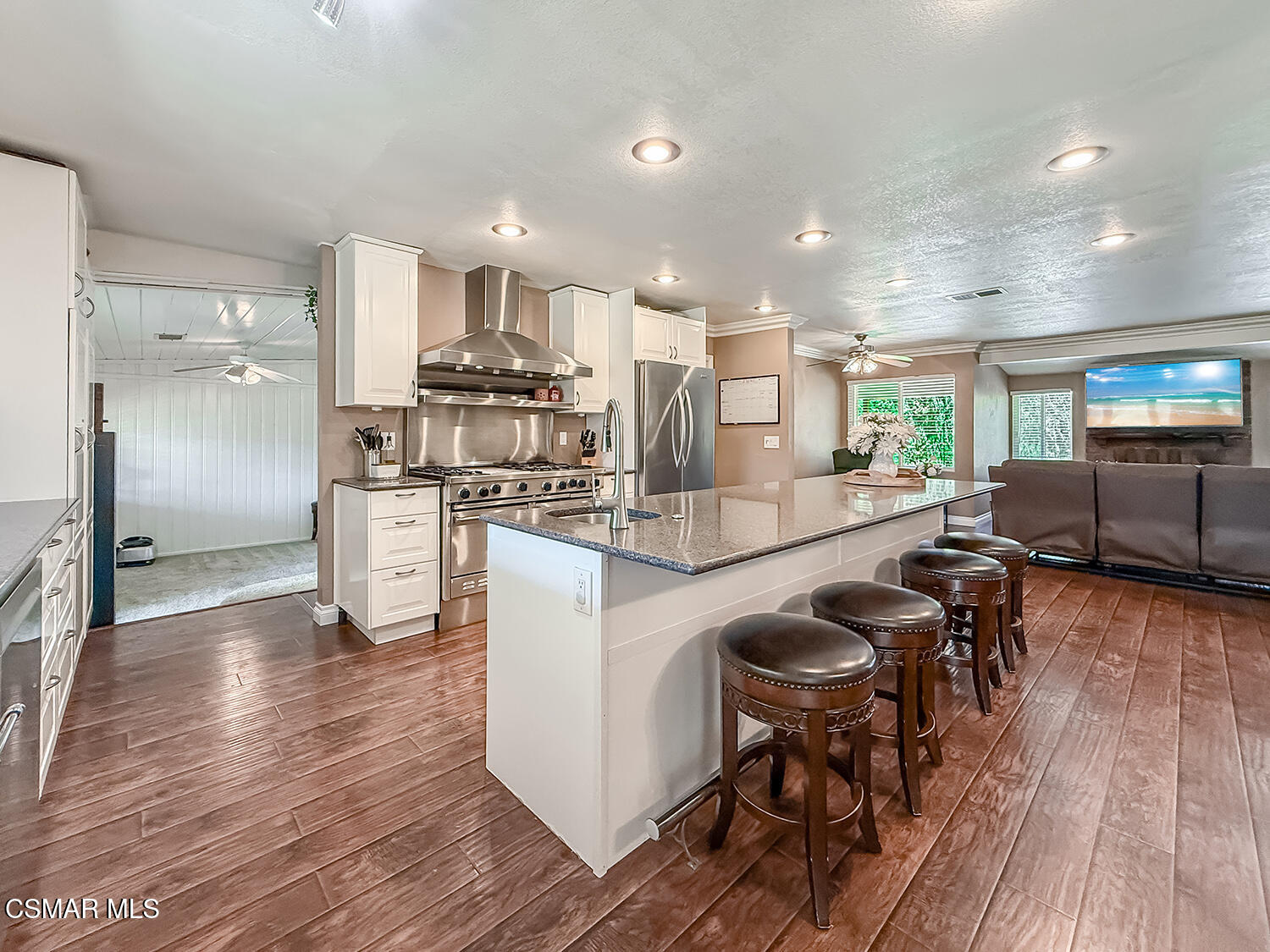 1351 Rambling Road Simi Valley, CA 93065 - Photo 23 of 70 cKitchen and Dining6