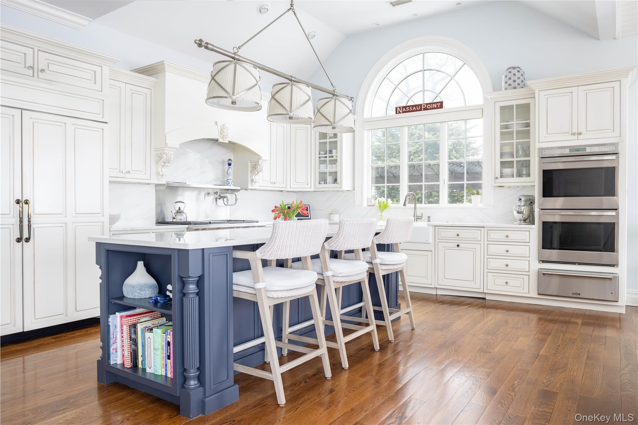 3745 Nassau Point Road Cutchogue, NY 11935 - Photo 11 of 36