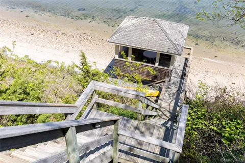 $8,250,000 | 3745 Nassau Point Road, Cutchogue, NY 11935