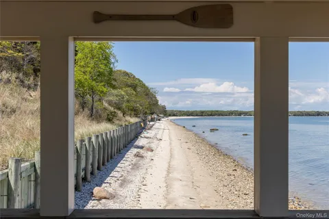 $8,250,000 | 3745 Nassau Point Road, Cutchogue, NY 11935