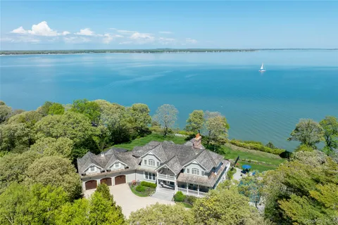 $8,250,000 | 3745 Nassau Point Road, Cutchogue, NY 11935