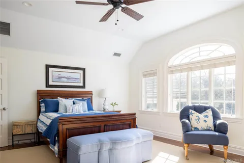 $8,250,000 | 3745 Nassau Point Road, Cutchogue, NY 11935