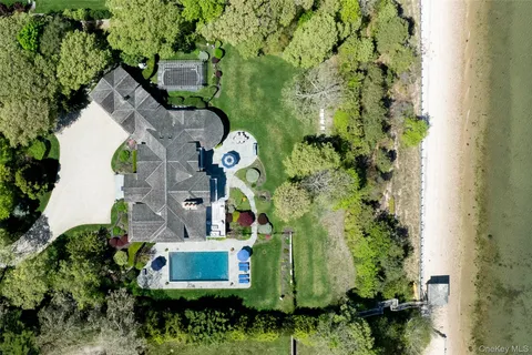$8,250,000 | 3745 Nassau Point Road, Cutchogue, NY 11935