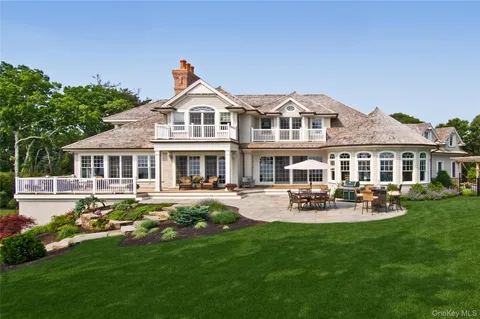 $8,250,000 | 3745 Nassau Point Road, Cutchogue, NY 11935