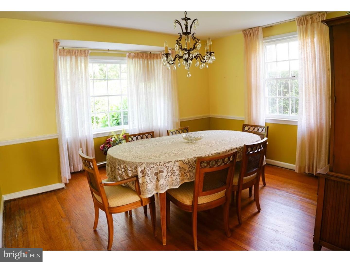 1712 Green Valley Road Havertown, PA 19083 - Photo 6 of 25