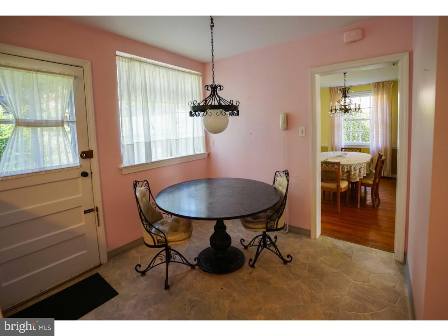 1712 Green Valley Road Havertown, PA 19083 - Photo 8 of 25