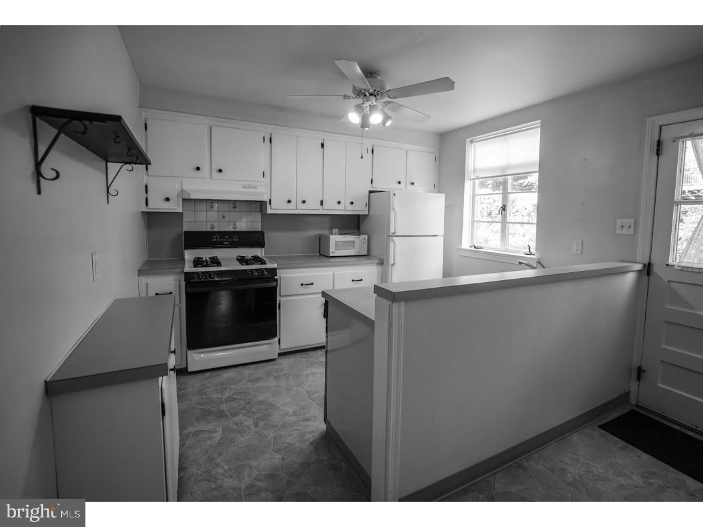 1712 Green Valley Road Havertown, PA 19083 - Photo 9 of 25