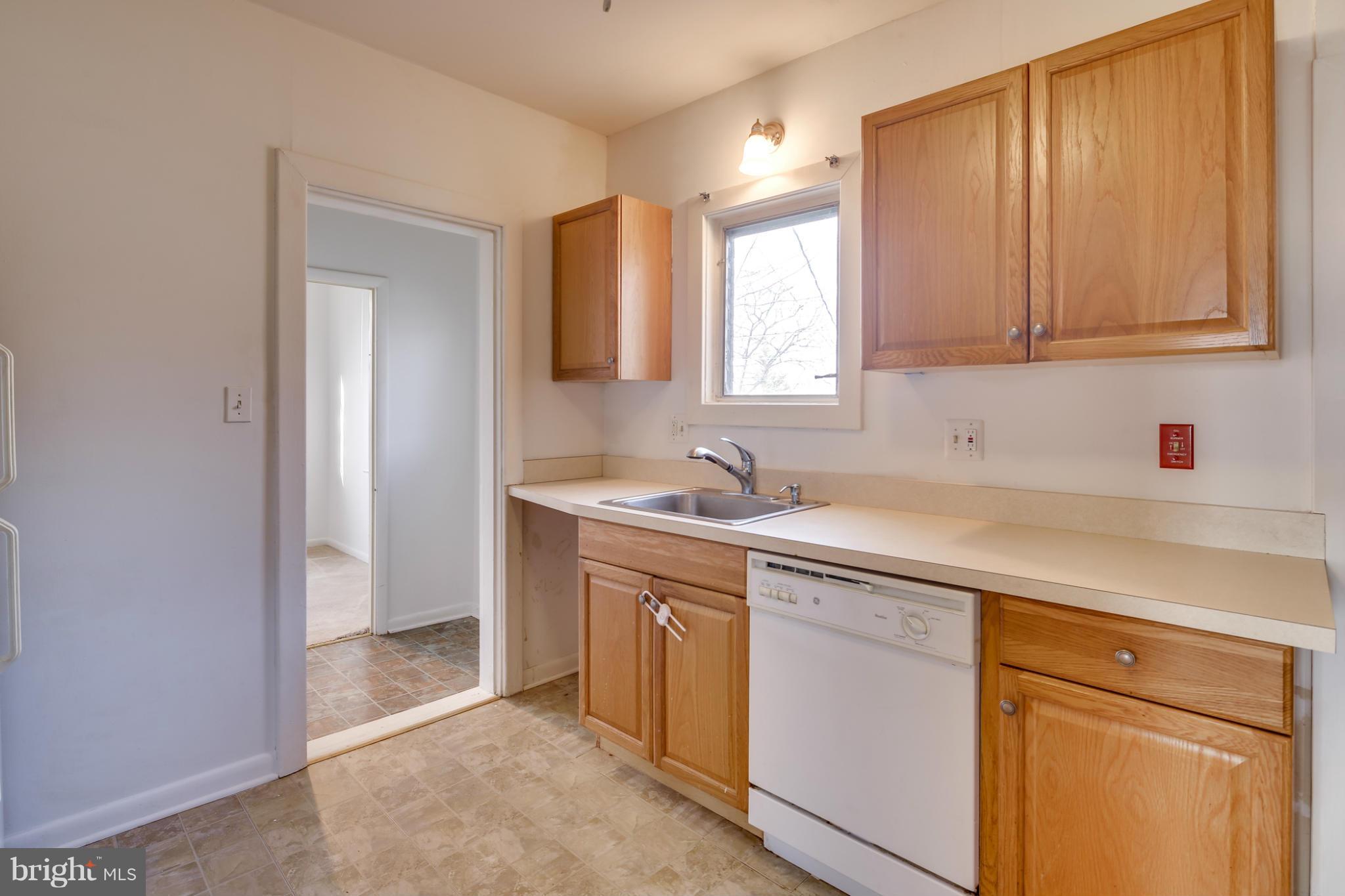 8 Sunset Road Owings Mills, MD 21117 - Photo 19 of 30 Kitchen