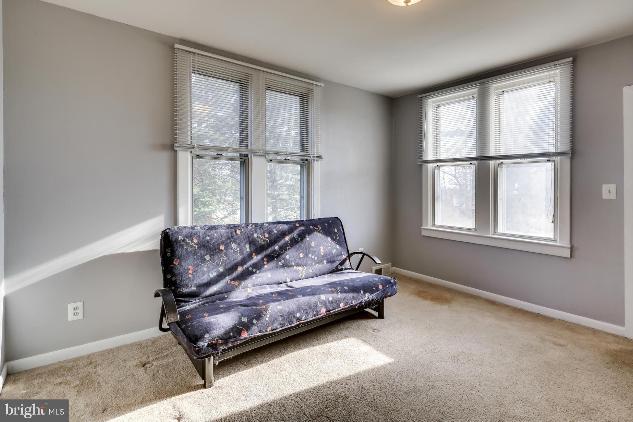 8 Sunset Road Owings Mills, MD 21117 - Photo 8 of 30 Living Room