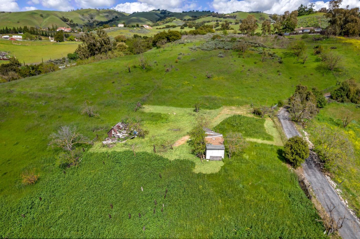 4234 Chaboya Road San Jose, CA 95135 - Photo 6 of 25