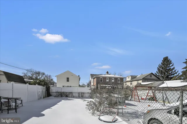 $225,000 | 204 East Avon Road, Brookhaven, PA 19015