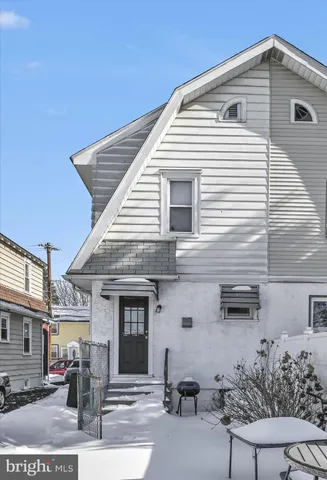 $225,000 | 204 East Avon Road, Brookhaven, PA 19015