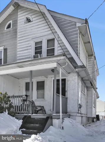 $225,000 | 204 East Avon Road, Brookhaven, PA 19015