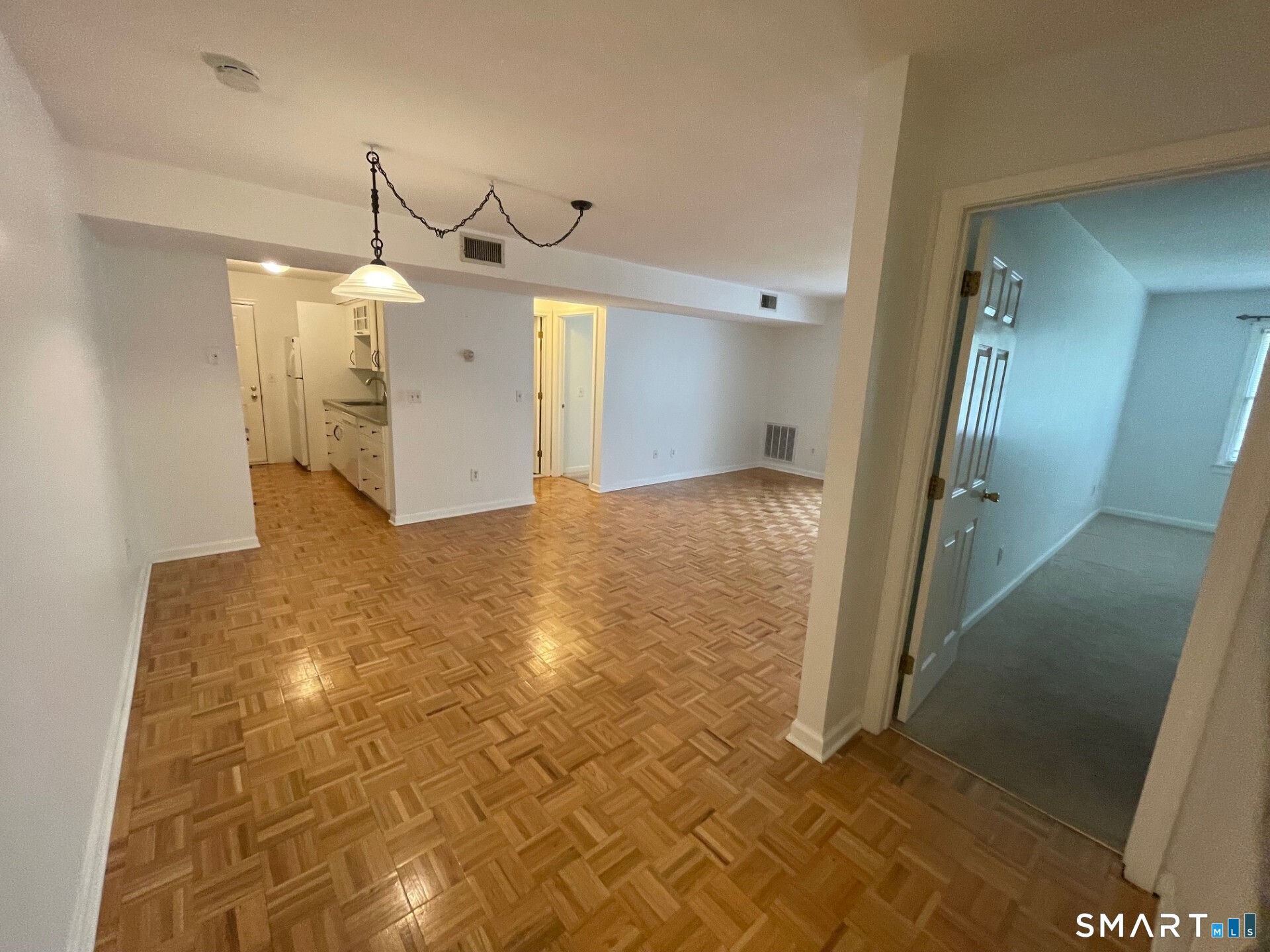1 Concorde Way, Unit B4 Windsor Locks, CT 06096 - Photo 4 of 40 a view of a interior of the house
