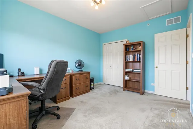 $360,000 | 1631 Pauline Circle, Mundelein, IL 60060