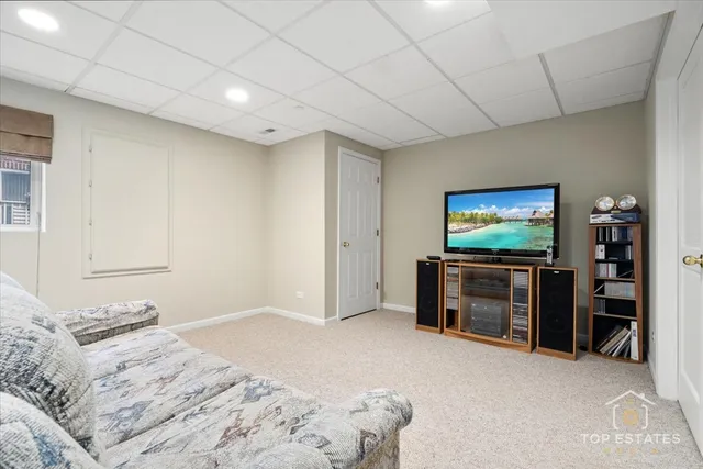 $360,000 | 1631 Pauline Circle, Mundelein, IL 60060