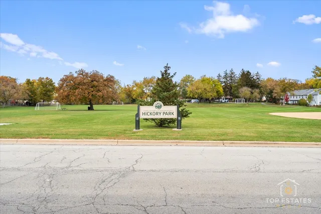 $360,000 | 1631 Pauline Circle, Mundelein, IL 60060