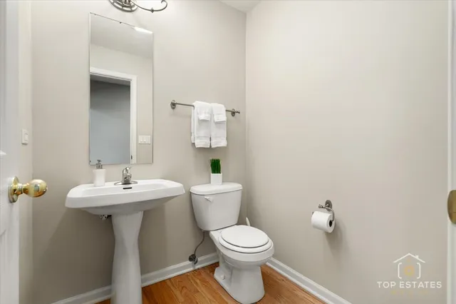 $360,000 | 1631 Pauline Circle, Mundelein, IL 60060